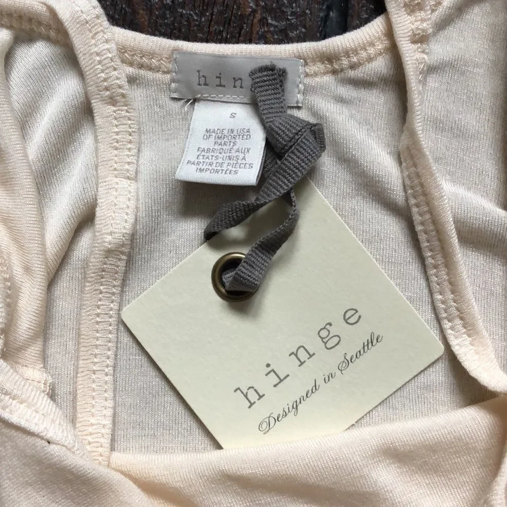 10. New - Hinge Camisole Beige Whisper - Nordstrom Exclusive - Picture 5 of 12